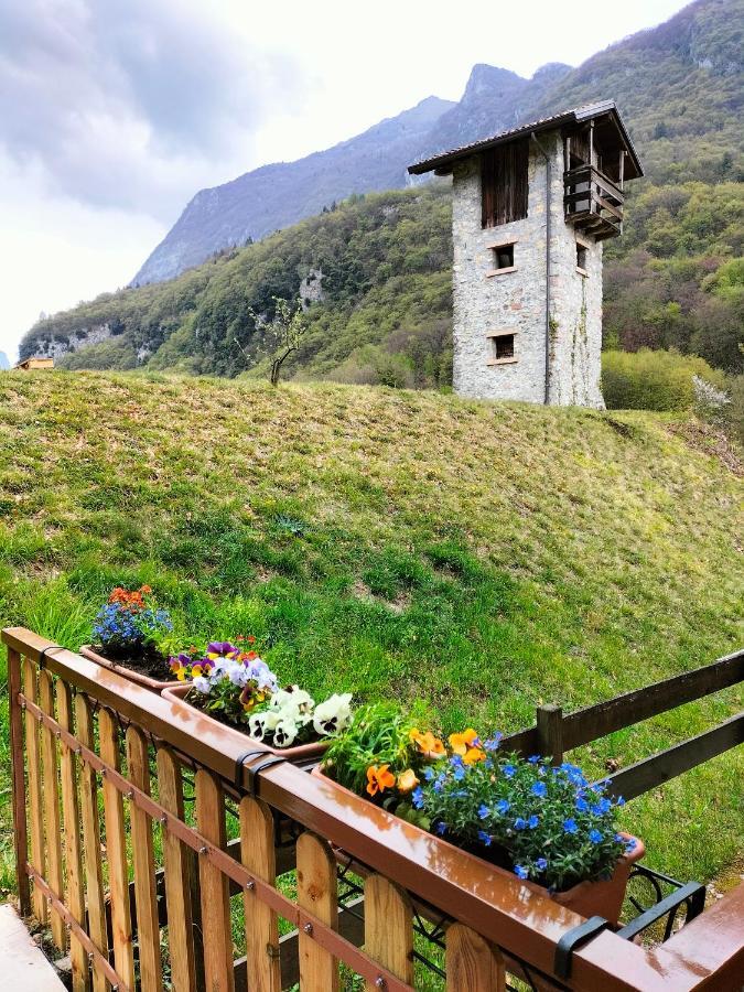 Rustica Sul Lago Tenno Primo Piano Exterior foto